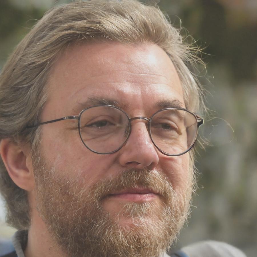 Portrait de Maxence Dubreuil, formateur expert en gestion budgétaire